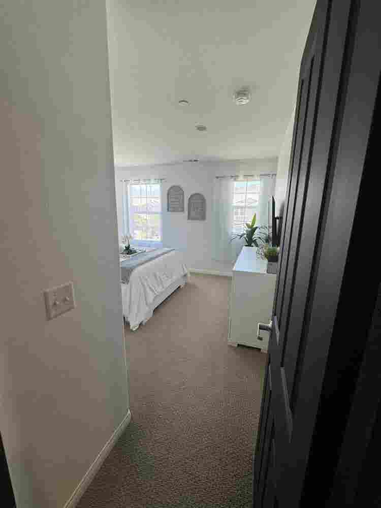 Full Bedroom/bathroom NO SCAMMERS