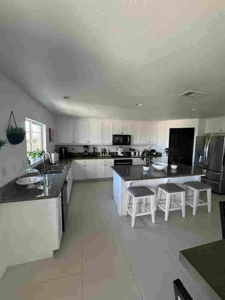 Full Bedroom/bathroom NO SCAMMERS
