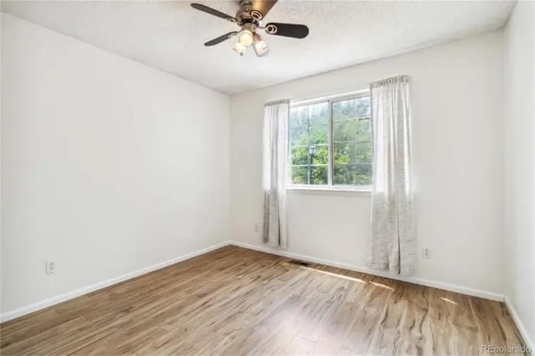 Renting out room in Highlands!