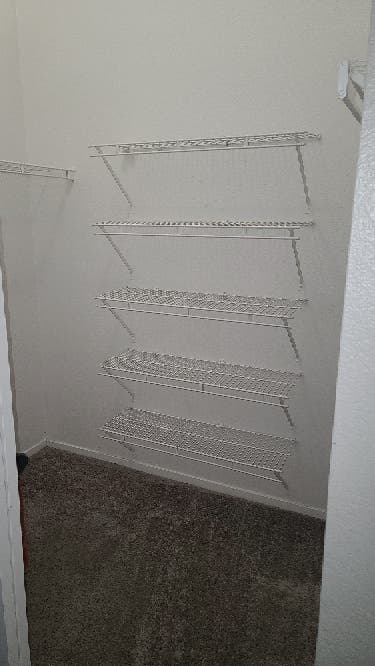 Apartment to share master available