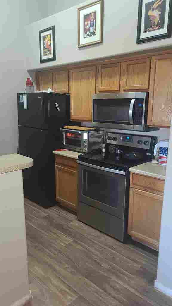 Apartment to share master available