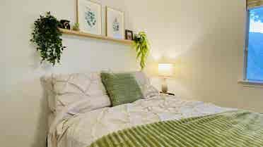 Beautiful FURNISHED BEDROOM