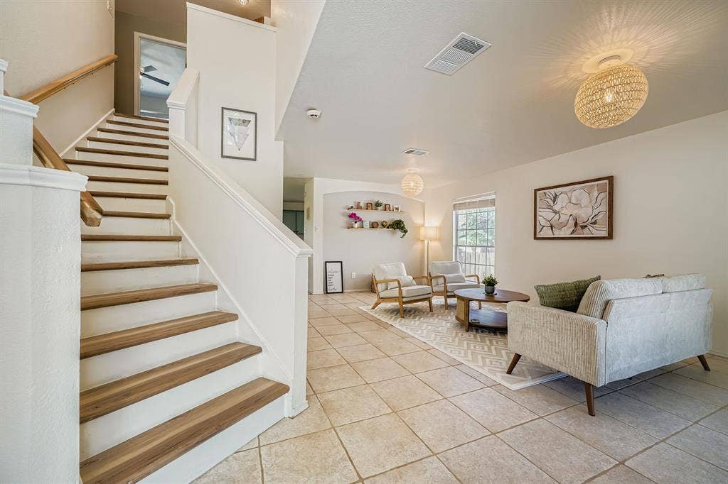 Beautiful Spacious FURNISHED BR