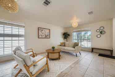 Beautiful Spacious FURNISHED BR