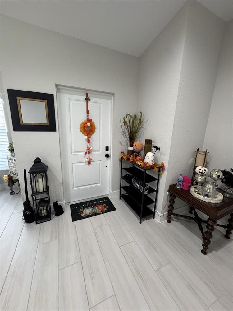 Furnished room 
all included