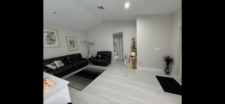 Furnished room 
all included