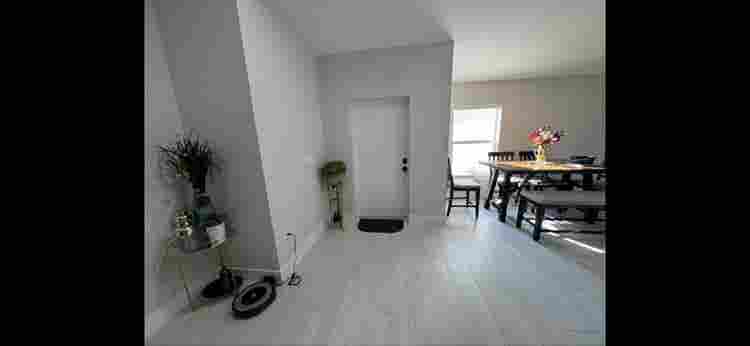 Furnished room 
all included