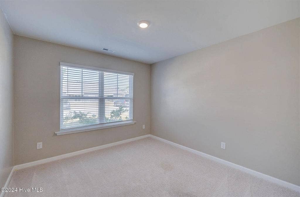 1 bedroom and 1 bathroom for rent