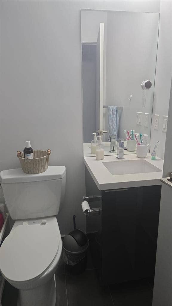 1 bedroom and private washroom