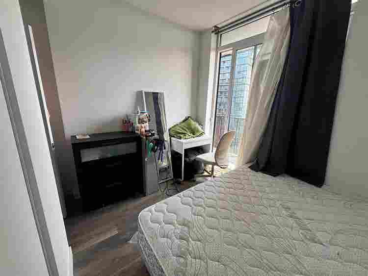 1 bedroom and private washroom