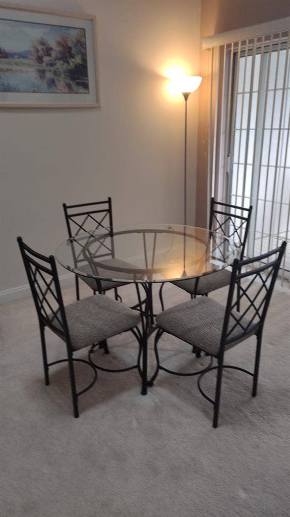 Looking for a female roommate