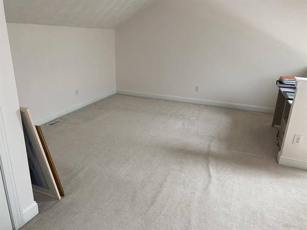 Looking for a female roommate