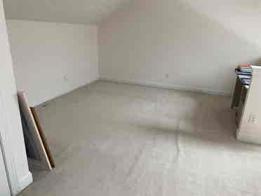 Looking for a female roommate