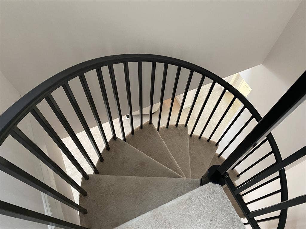 Looking for a female roommate