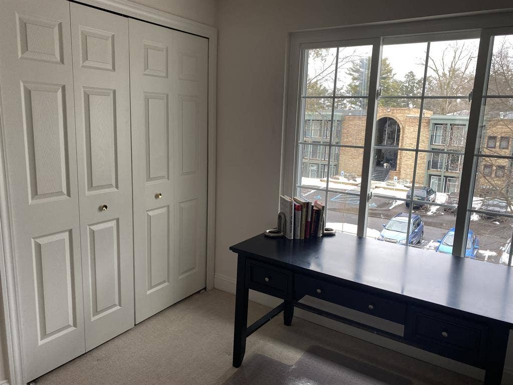 Looking for a female roommate