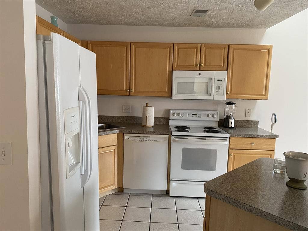 Looking for a female roommate