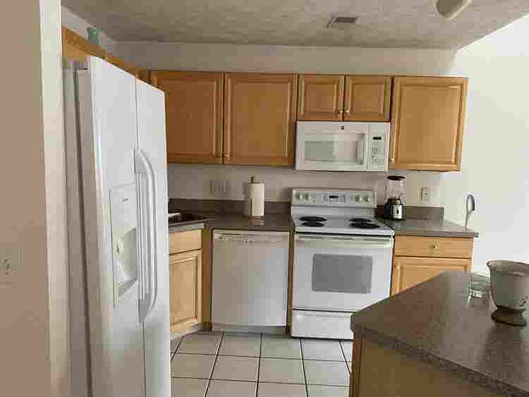 Looking for a female roommate