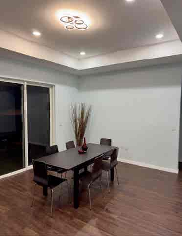 Multiple rooms available now