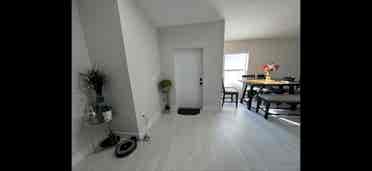 Multiple rooms available now