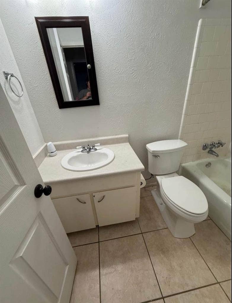 Looking for a roommate