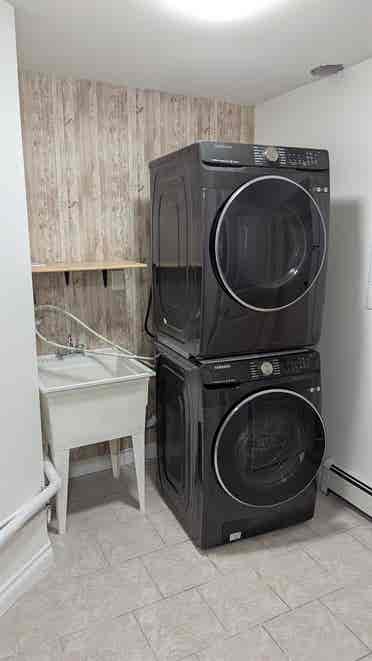 1 BEDROOM BASEMENT SUITE FOR RENT
