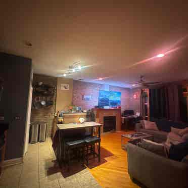 Bright space - great location