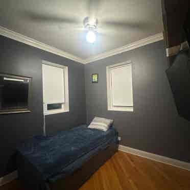 Bright space - great location