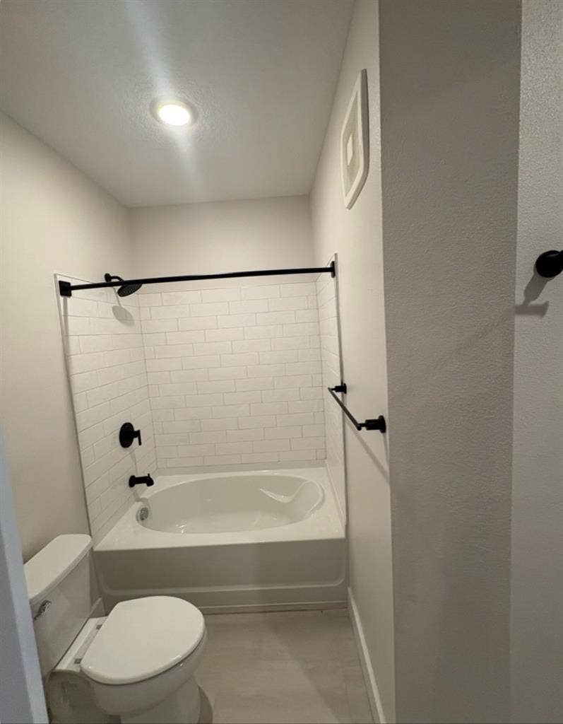 Room available to rent- $/mon