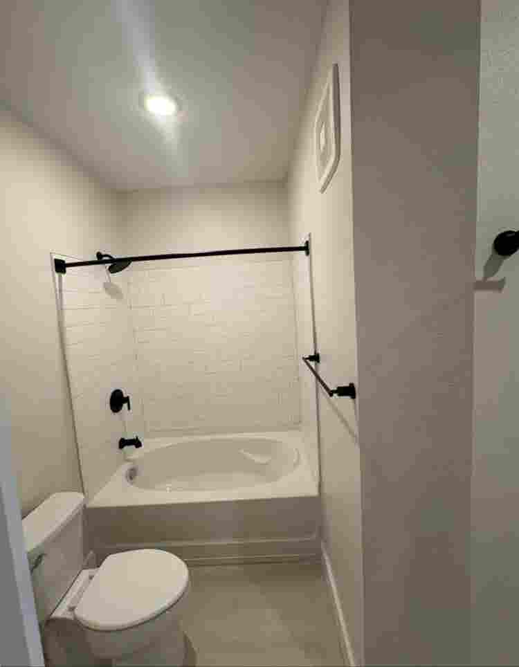 Room available to rent- $/mon