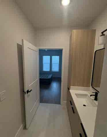 Room available to rent- $/mon