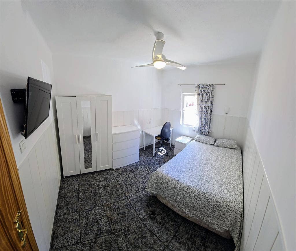 Room with expenses included