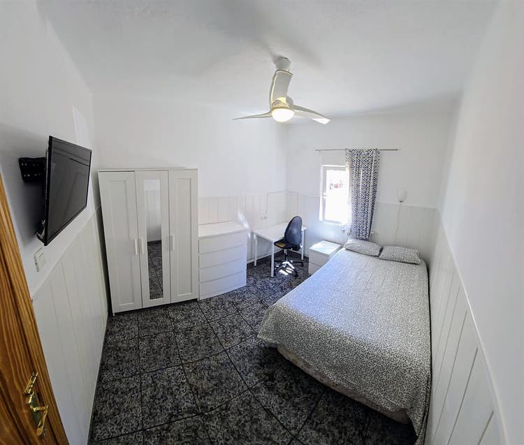 Room with expenses included