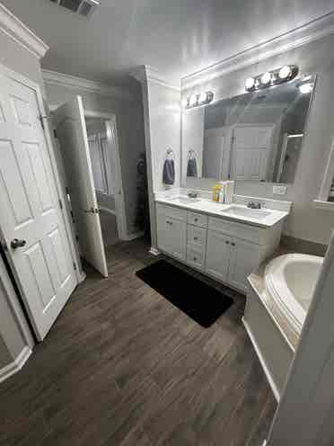 Master bedroom for rent