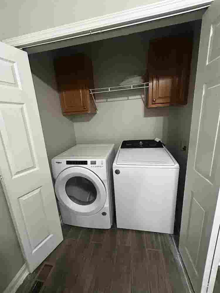 Master bedroom for rent