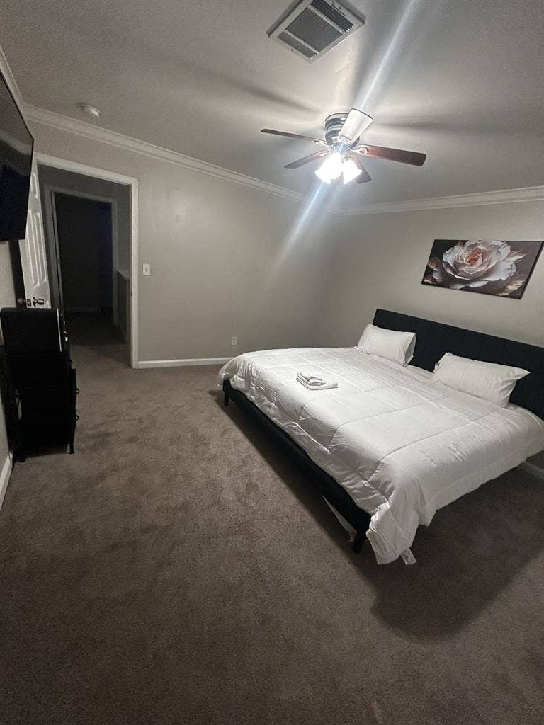 Master bedroom for rent