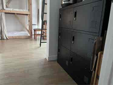Minimalist Stay. Eastlake!