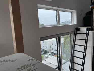 Minimalist Stay. Eastlake!