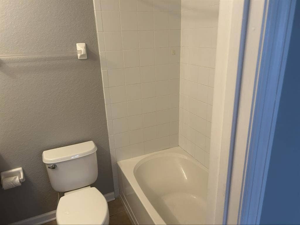 Master bedroom (utilities included)