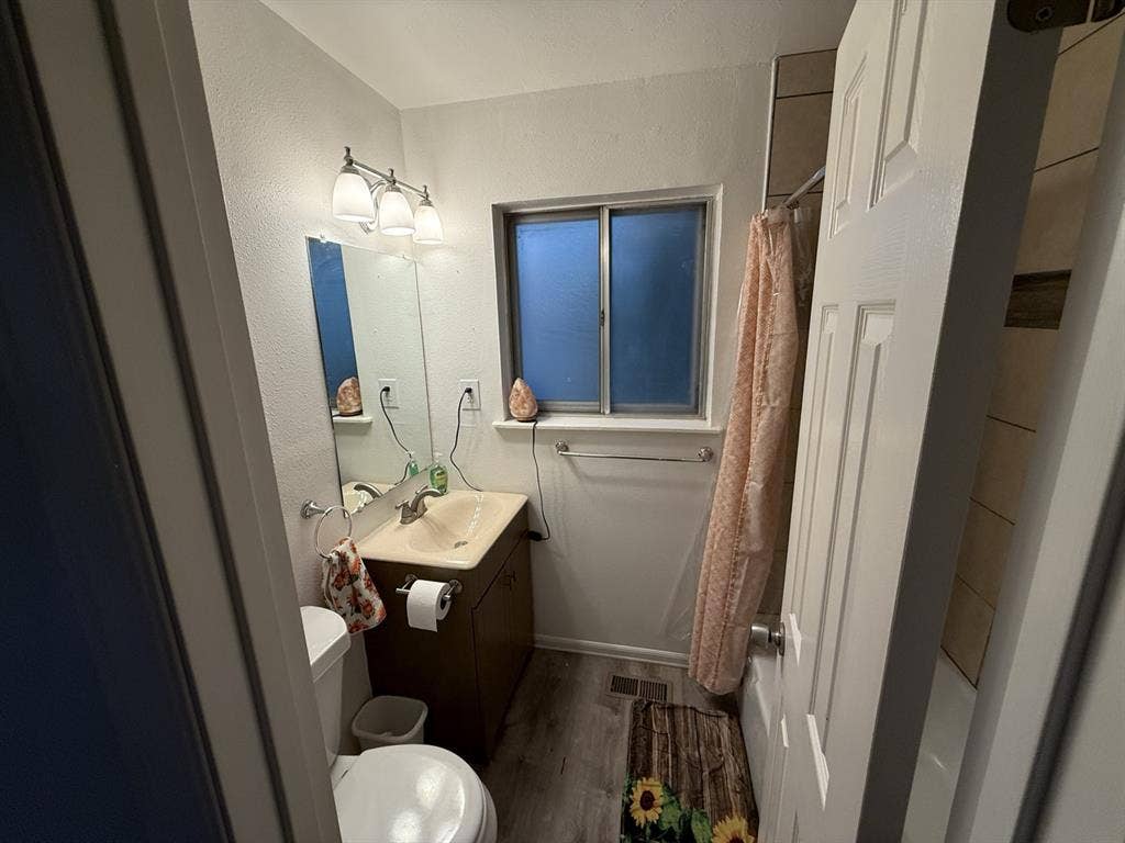 QUALITY Roommates wanted!