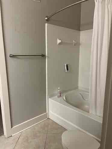 Immediate roommate near jax beach.