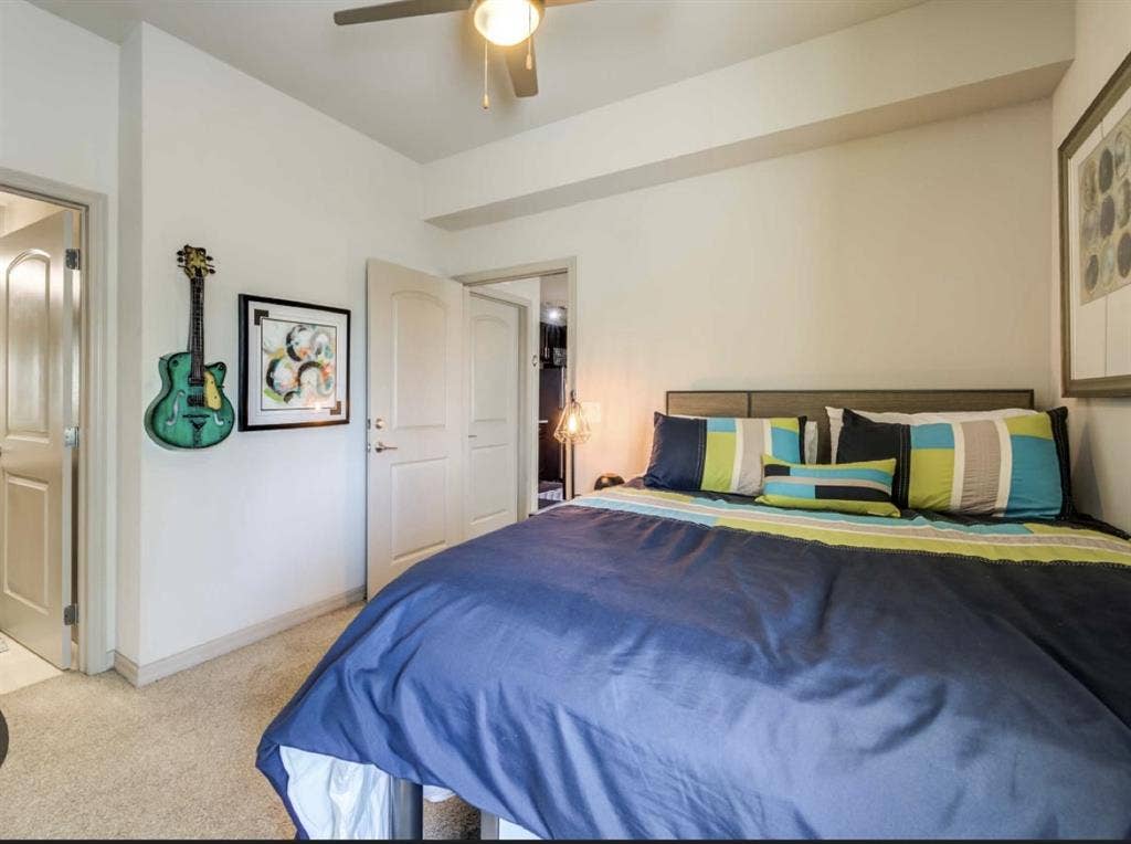 Private room and bathroom for rent