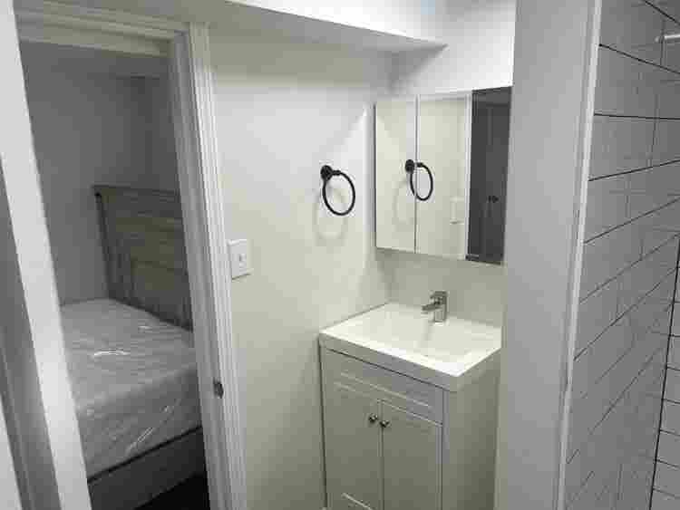 Private Basement w/Shower furnished
