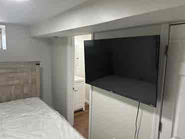 Private Basement w/Shower furnished