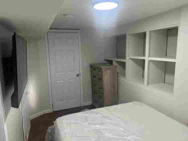 Private Basement w/Shower furnished