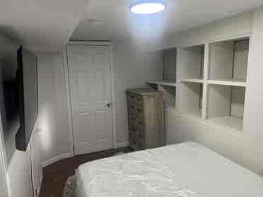 Private Basement w/Shower furnished