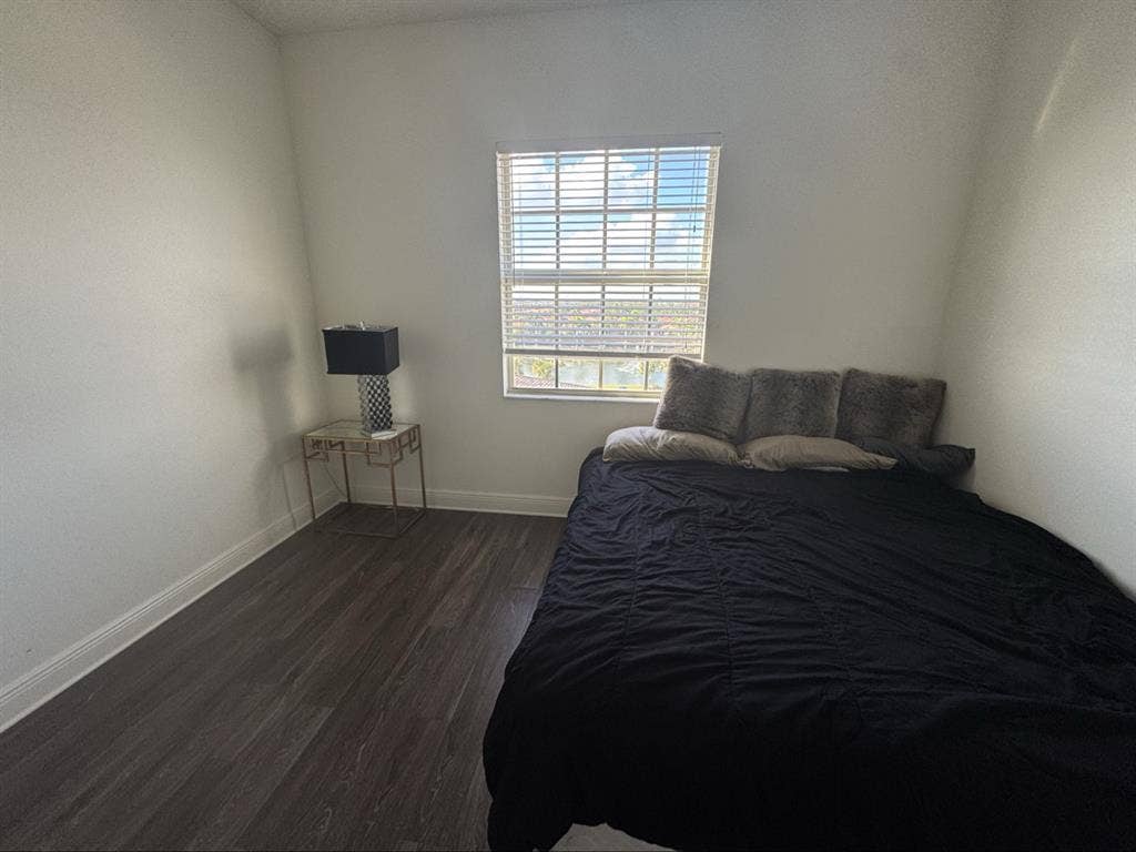 No Deposit
Females only avail.Sept1