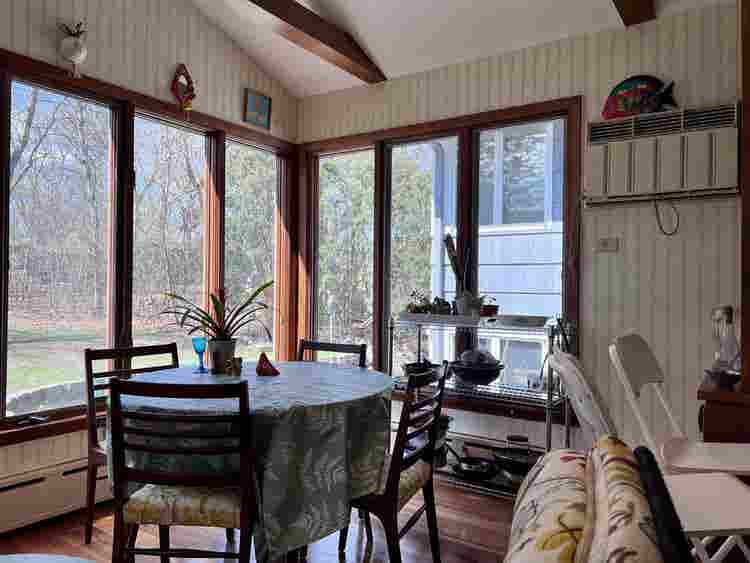 Furnished room in upscale home