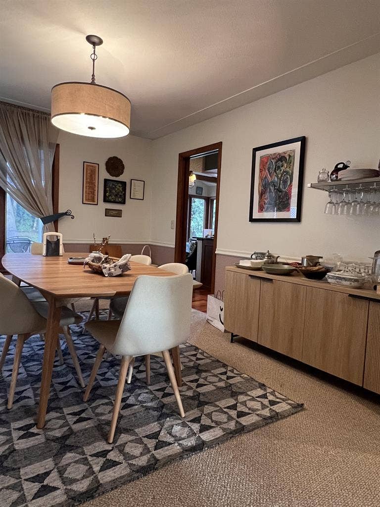 Furnished room in upscale home