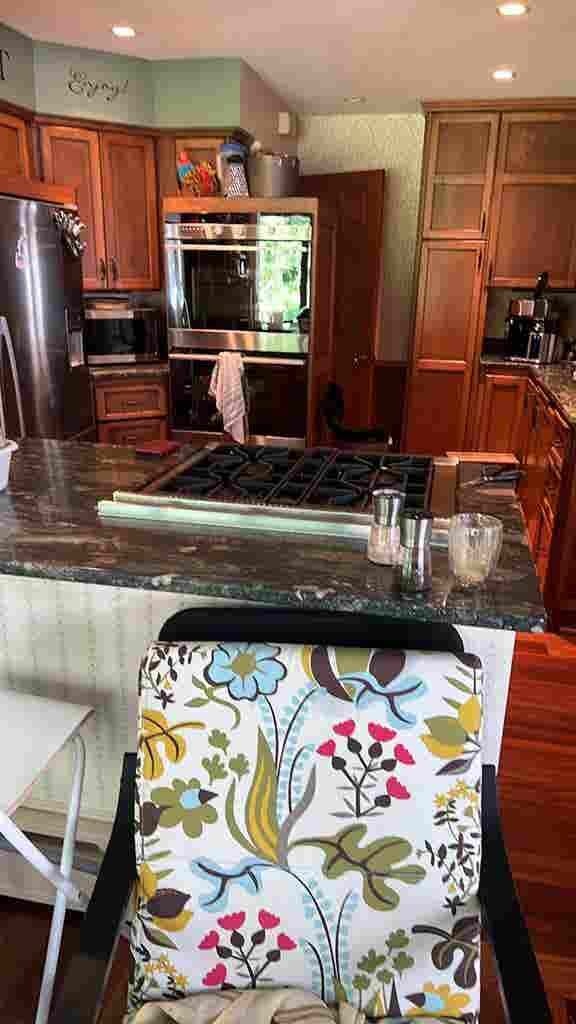 Furnished room in upscale home