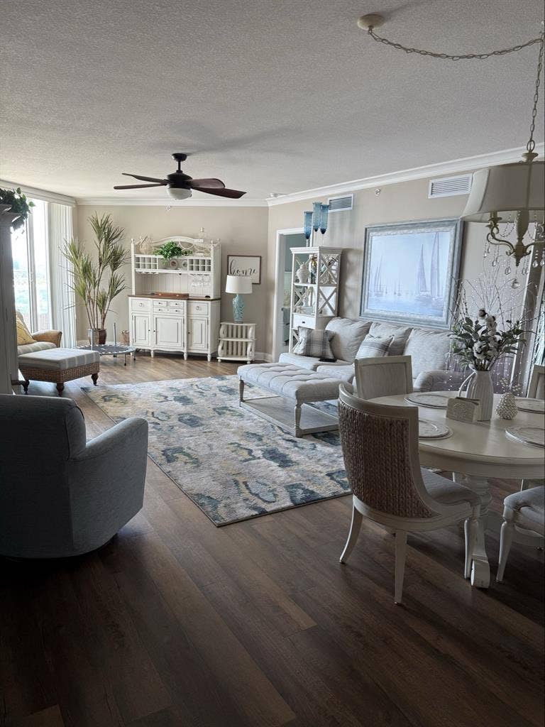 Welcome to Marina Grande Condominiu